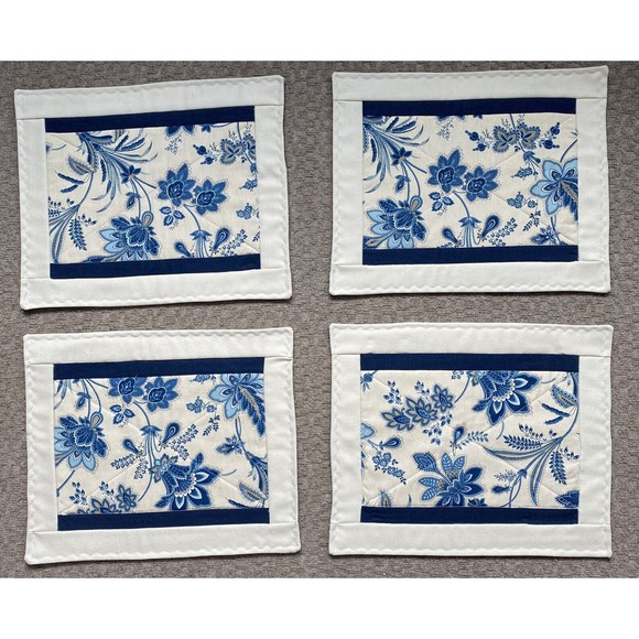 4 Two Sided Placemats Table Linens Beige Blue Floral Flowers Winter - Picture 1 of 6